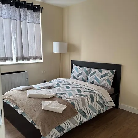 Beautiful 2 Bed Escape * London