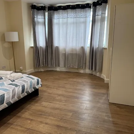 Beautiful 2 Bed Escape