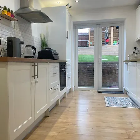 A Beautiful 4 Bedrooms House Near Wembley Stadium Holiday home *