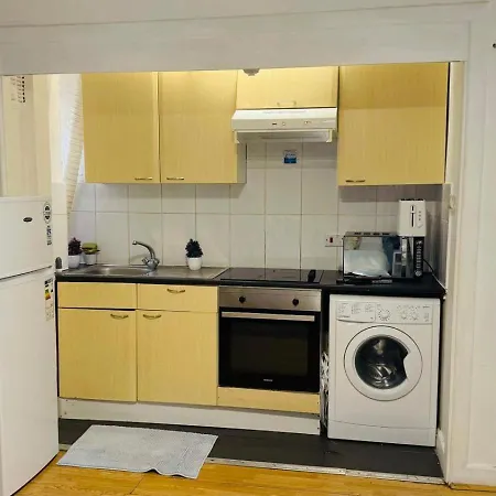 Cozy In Apartment London