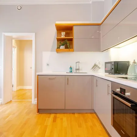 Apartment Wonderful 3 Bed Marylebone *