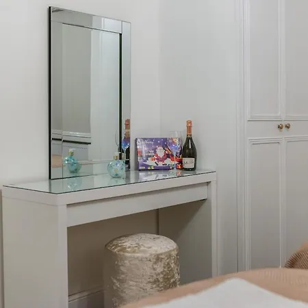 Luxurious 1 Bedroom On Iconic Harley Street 1hs * London