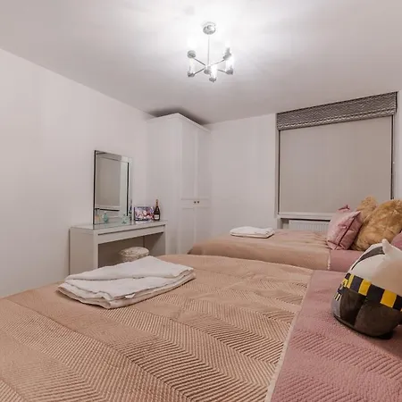 Apartment Luxurious 1 Bedroom On Iconic Harley Street 1hs London