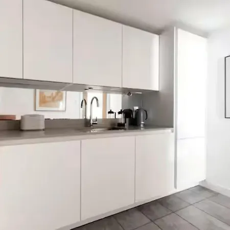 Charming 2br Close To Camden &