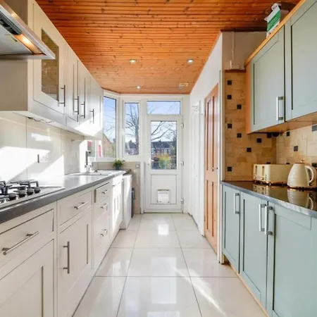 Homestay Lennox Gardens Nw10 London