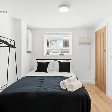 Ttsa - - Junction - B1 Apartment