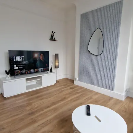 Holiday home 3 Bedrooms House With Parking London