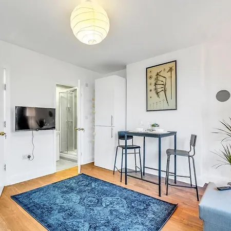 Monthly Gem - 1Bd, Sleeps 3, Close To Businesscenter, West End & Wembley Apartment
