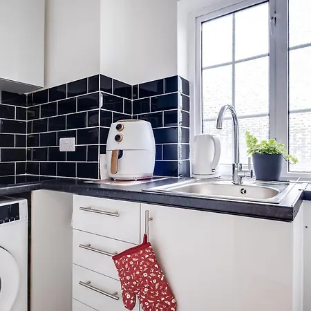 Monthly Gem - 1Bd, Sleeps 3, Close To Businesscenter, West End & Wembley * Edgware