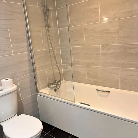Free Parking,top Location, Shops * Edgware