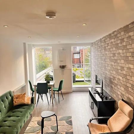 Apartment Free Parking,top Location, Shops *