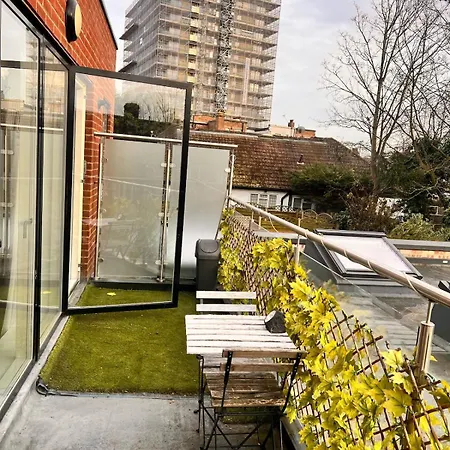 Free Parking,top Location, Shops * Edgware