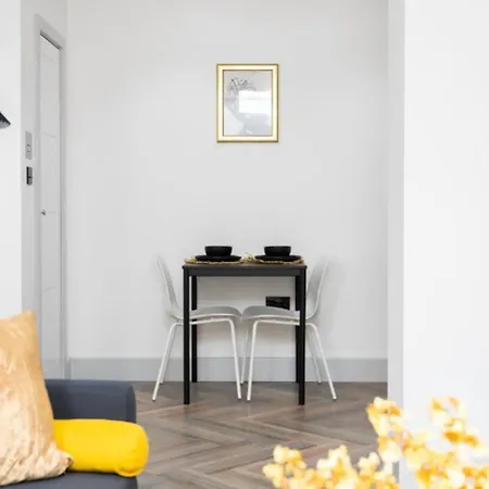 Modern Near Elizabeth Line * Romford