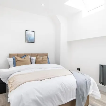 Apartment Modern Near Elizabeth Line
