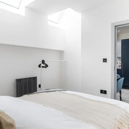 Apartment Modern Near Elizabeth Line *