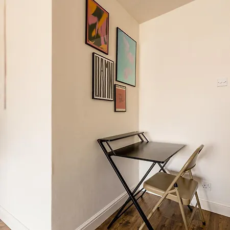 Dreamy Leytonstone 5 Min To Tube London
