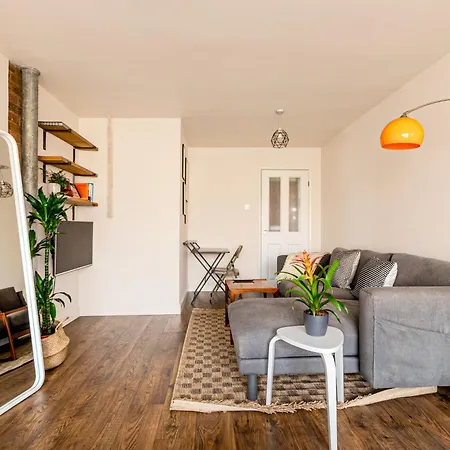 Dreamy Leytonstone 5 Min To Tube Apartment
