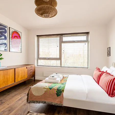 Dreamy Leytonstone 5 Min To Tube Apartment *