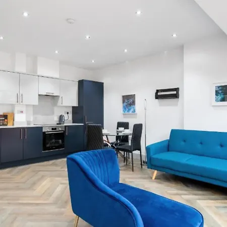 Modern Near Elizabeth Line Apartment