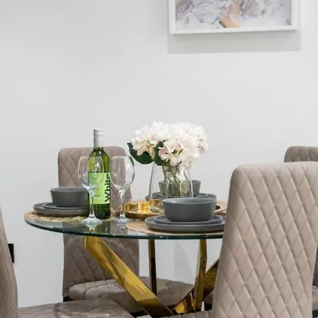 Apartment Modern Near Elizabeth Line
