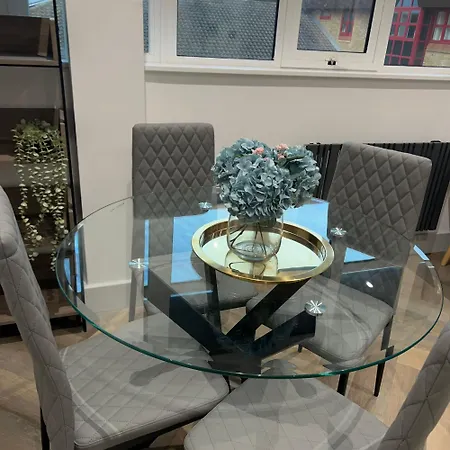 Apartment Modern Near Elizabeth Line