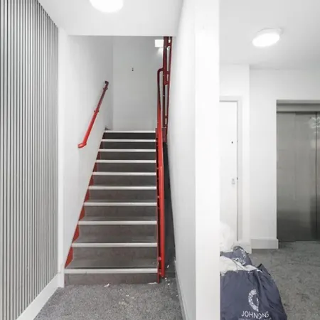 Apartment Modern Near Elizabeth Line