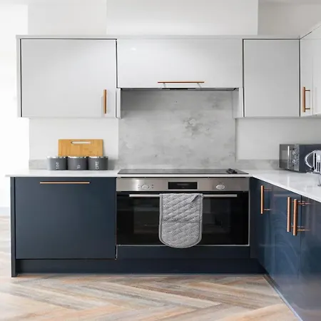 Apartment Modern Near Elizabeth Line *