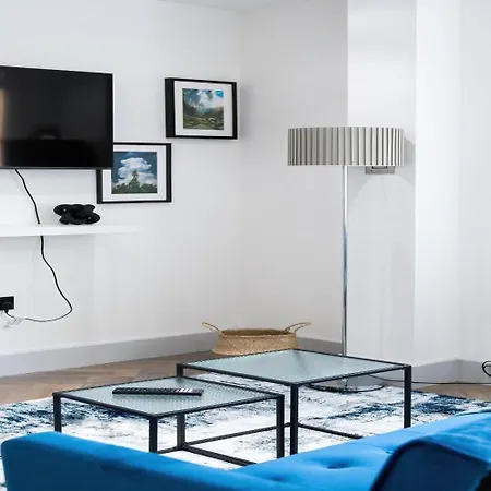 Apartment Modern Near Elizabeth Line *