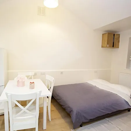 Apartment Lovely 1-bedroom Flat In Near Blackhorse Rd London
