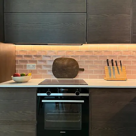 Luxury 1 Bed Riverside With Sky Lounge London