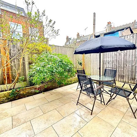 Lovely 4 Bedrooms Entire House In Hammersmith