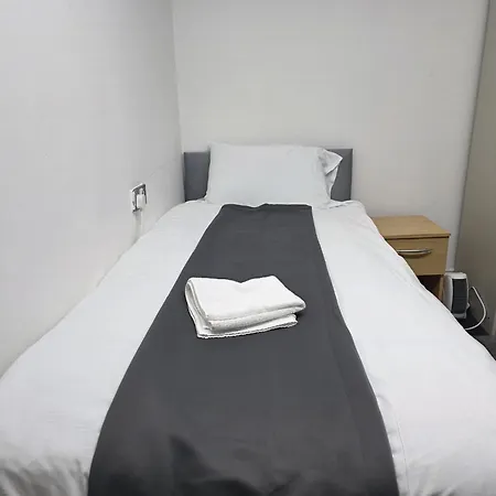 公寓 Spacious 3-bedroom Near Stratford, 1 Minute From Train Station 伦敦