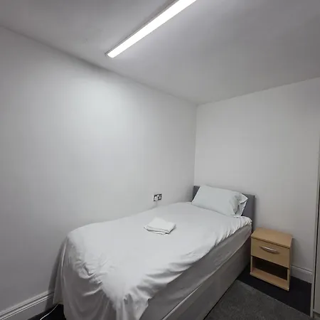 Spacious 3-bedroom Near Stratford, 1 Minute From Train Station 公寓 伦敦