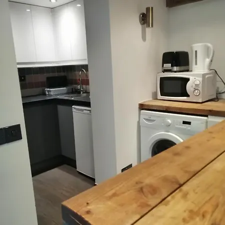 No 5 Apartment