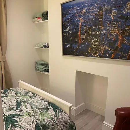 Apartment No 5 London