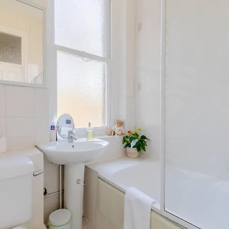 Tasteful 2bd Flat In Listed Building Maida Vale London