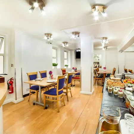 Hotell Oyo Townhouse New England, Victoria