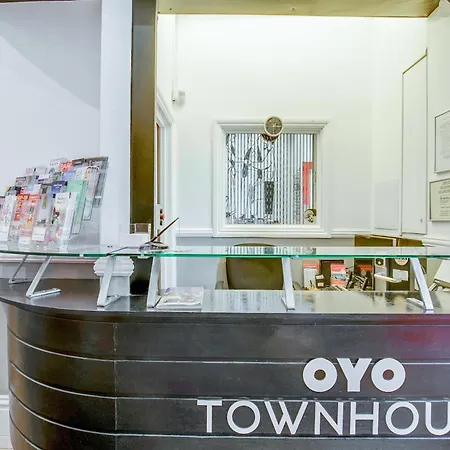 Hotell Oyo Townhouse New England, Victoria