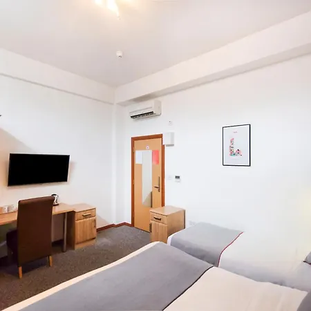 Arinza Hotel, London