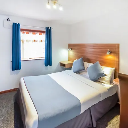 Arinza Hotel, London Hotel Ilford