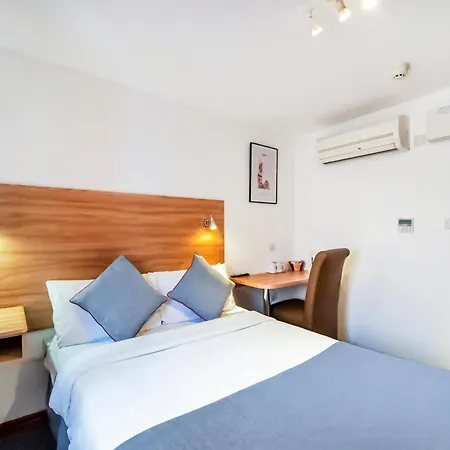 Arinza Hotel, London 3*