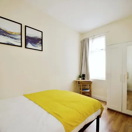 The Garden House Near Tottenham Stadium Alexandra Palace Finsbury P * London