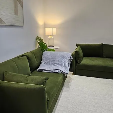Estatesmen Park Lane Marble Arch Apartment *
