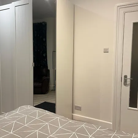 Outstanding Flat In West Ealing * グリーンフォード