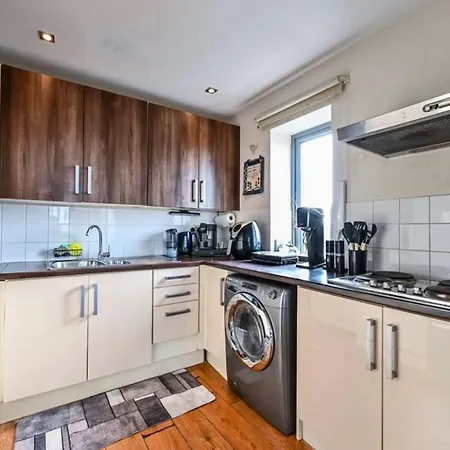 Apartment Sunset Heights Bright 2br With Views And Free Parking *