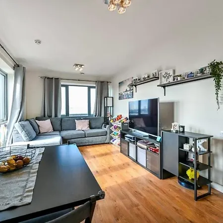 Sunset Heights Bright 2br With Views And Free Parking * London