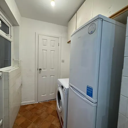 Sm6 Serviced Apartment Wallington