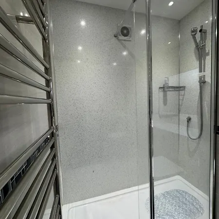Sm6 Serviced Apartment Wallington