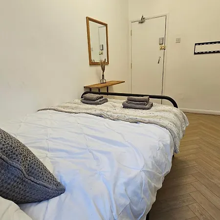 Bros Hotel London