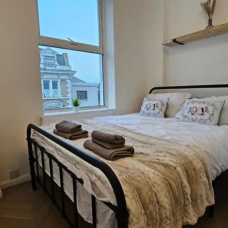 Bros Hotel